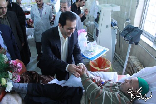 مدیران دستگاههای اجرایی مرکز استان از بیماران بیمارستان 5آذر عیادت کردند