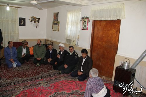 دیدار فرماندارگرگان از پدر شهید کریم کشته در روستای قزاق محله