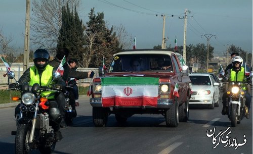 آغاز ایام ا... دهه مبارک فجر با ورود نمادین امام خمینی(ره)در فرودگاه گرگان