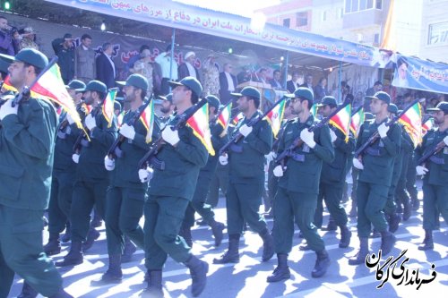 آغاز هفته دفاع مقدس با رژه نیروهای مسلح در گرگان برگزار شد